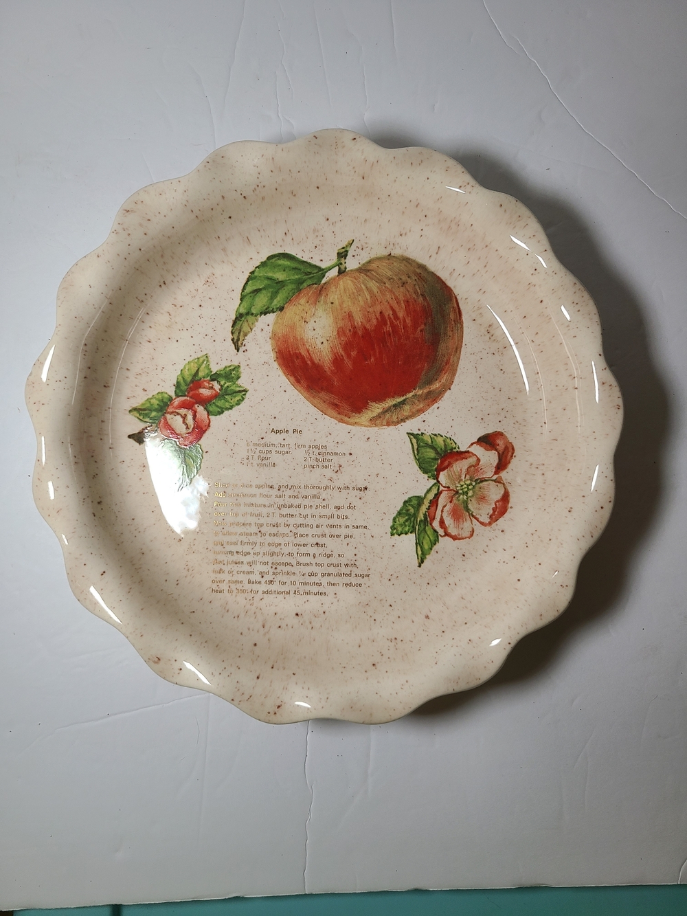 Cream Apple-Print Ceramic Decorative Plate